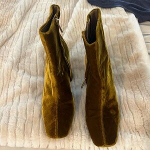 Sam Edelman size 8 velvet booties worn one time mustard color